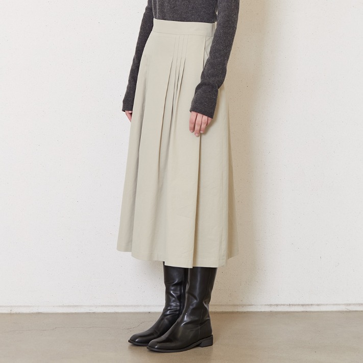 8-tuck cotton skirt_pale khaki